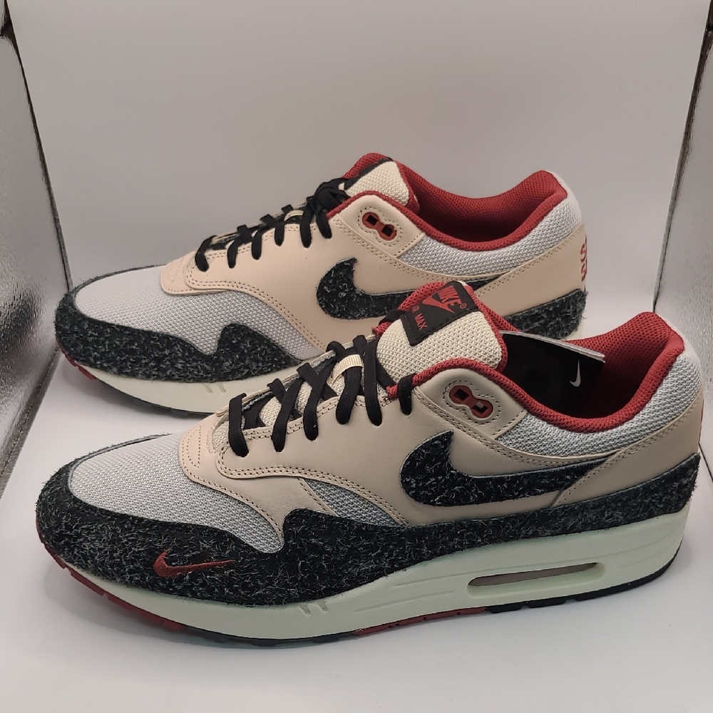 Nike Men’s Sneakers Beige Black Red Accent